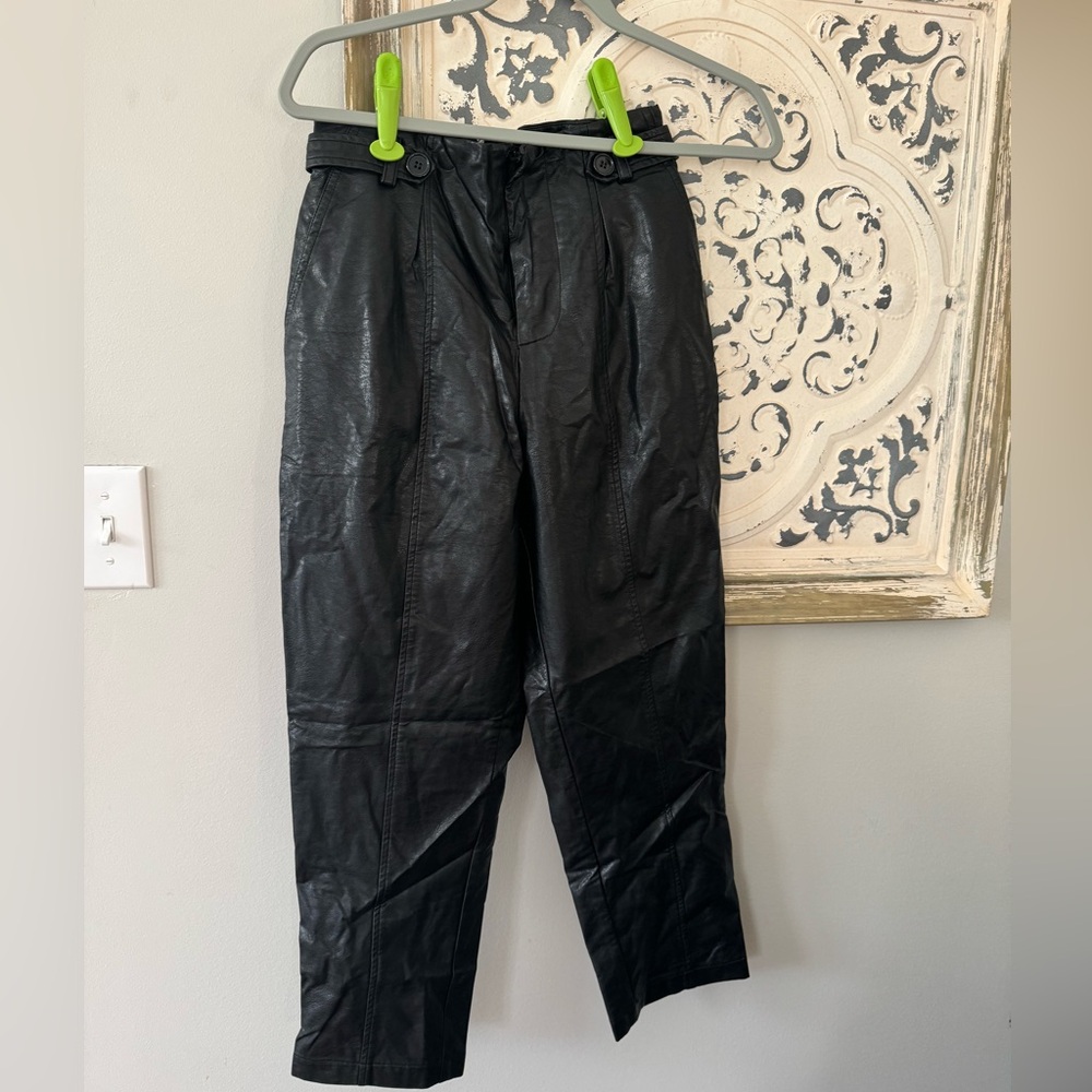 Love love these leather pants. Unfortunately to big. Size small